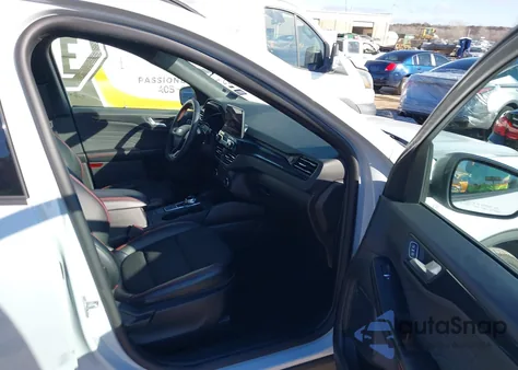 2025 Ford Escape St-Line from USA, damaged, VIN 1FMCU0MN3SUA56786